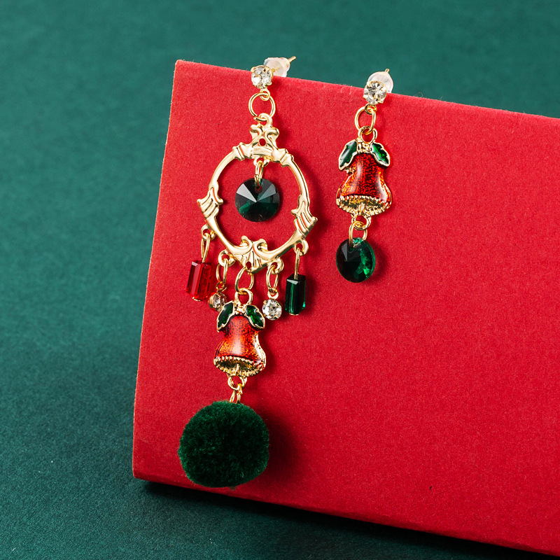 Boucles d’oreilles fantaisie de Noël – quatre motifs