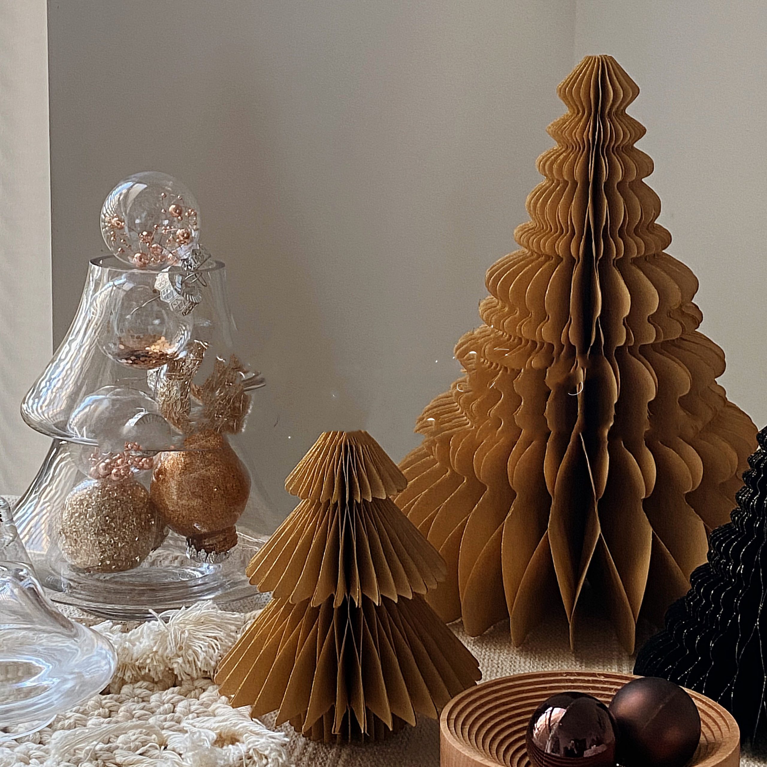 Décorations de sapin de Noël style origami – cinq déclinaisons