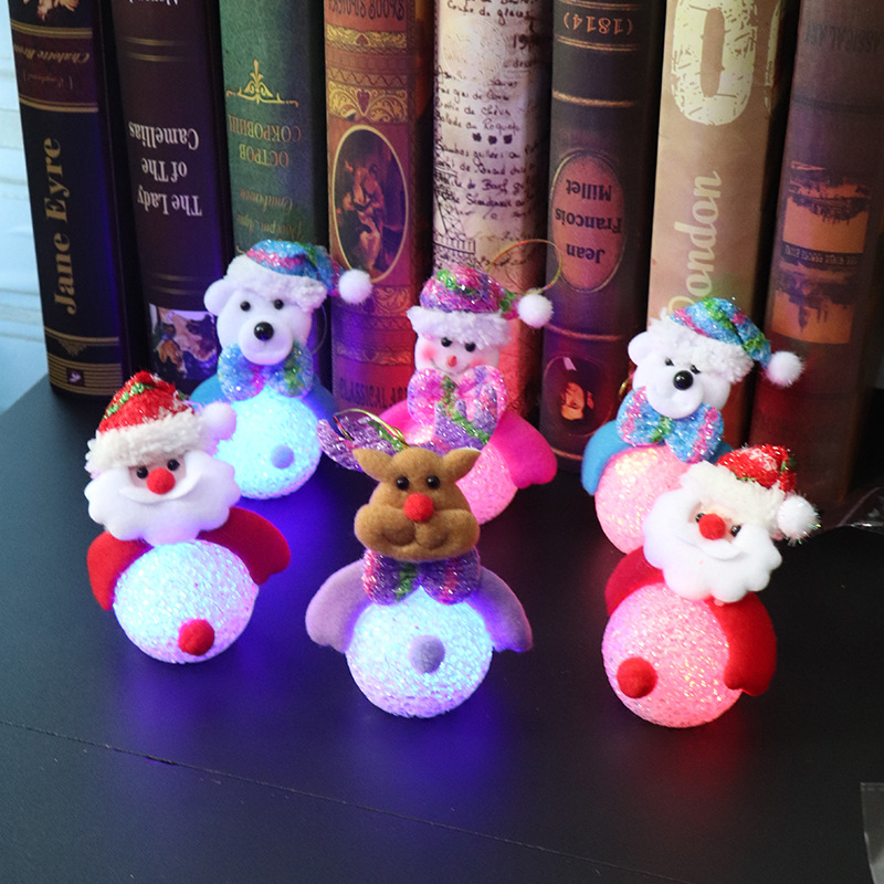 Suspensions lumineuses de Noël – bonhomme de neige, ours ou renne