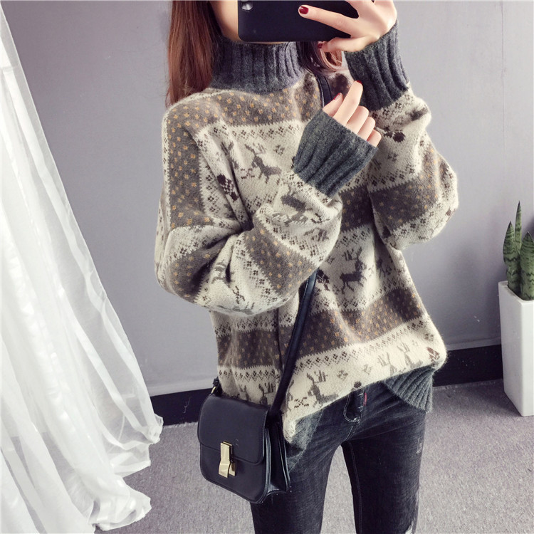 Pull de Noël femme à motif faon – kaki ou jaune