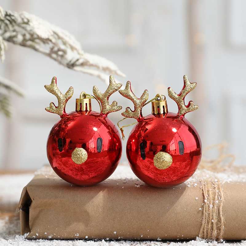 Suspensions boules de Noël à motif renne – cinq finitions