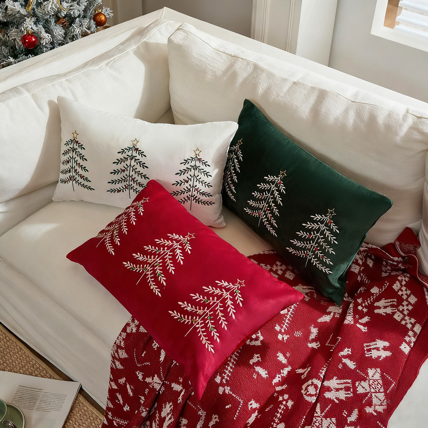 Housse de coussin de Noël brodée – motif sapin