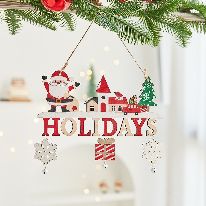 Suspensions de sapin de Noël en bois avec inscription – sept modèles