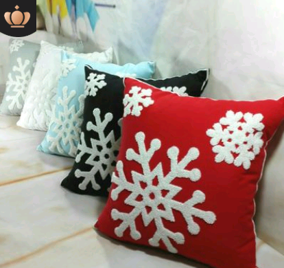 Housse de coussin de Noël brodée à motifs de flocons et fleurs