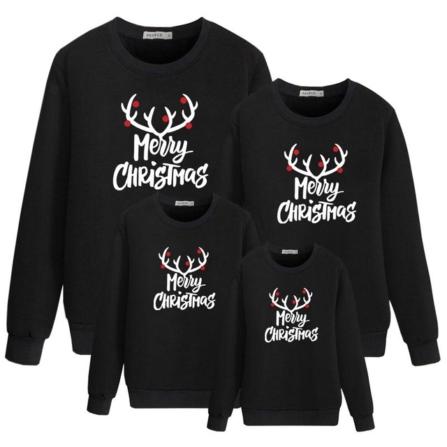 Pull de Noël assorti pour toute la famille