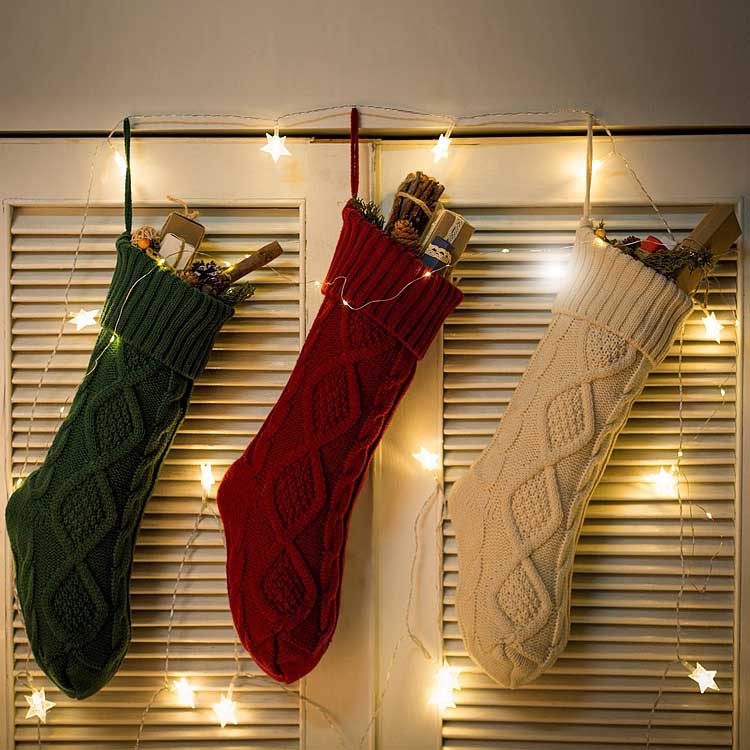 Chaussettes décoratives de Noël en laine – trois couleurs et deux tailles